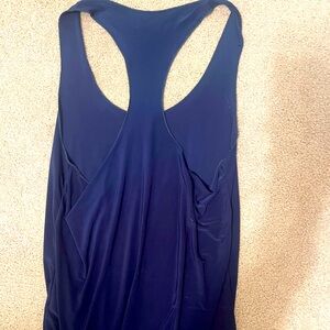 •Onzie• Glossy Flow Tank